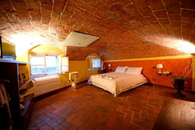 The Mezzanine within the Walls – Fotos 2